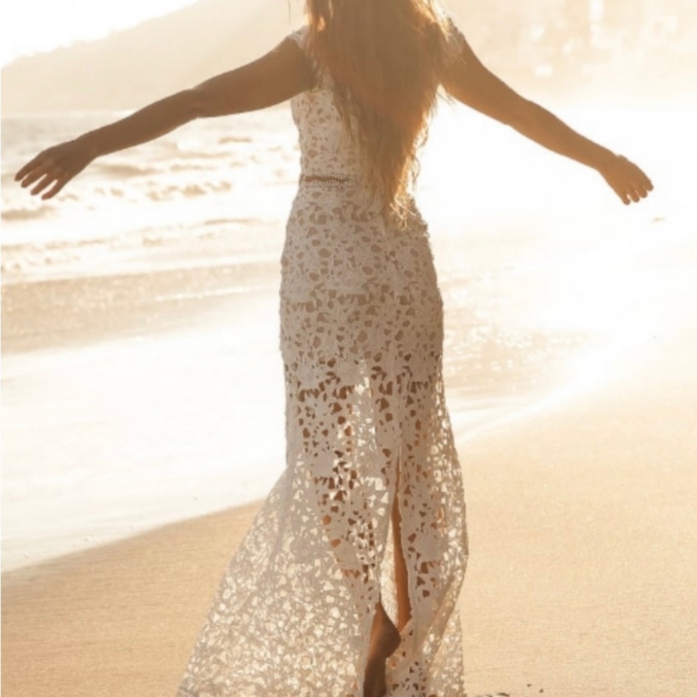 Elegant White Lace Skirt Set